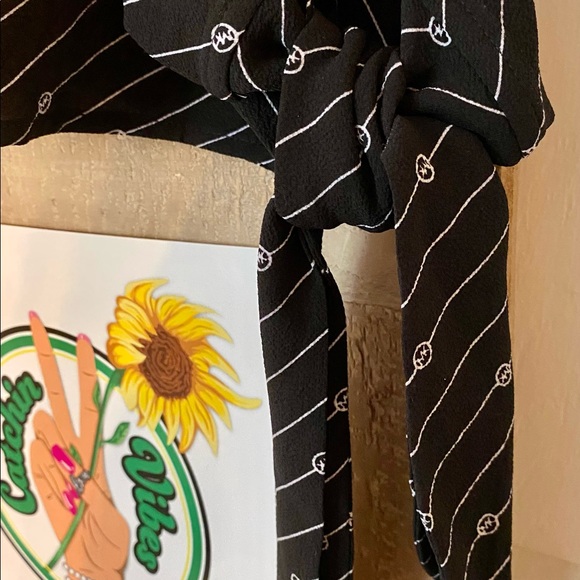 Michael Kors~ Plus Poshers~ MK~ Side Tie Top - Picture 4 of 5